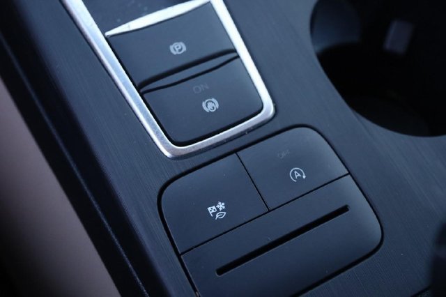 Certified 2020 Ford Escape SEL FWD image 22