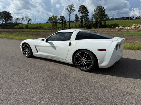 Used 2008 Chevrolet Corvette Coupe w/ Preferred Equipment Group RWD image 3
