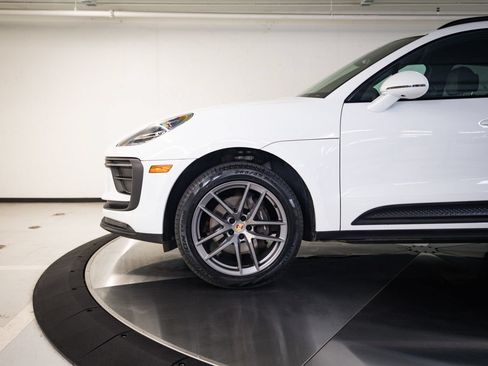 Certified 2023 Porsche Macan AWD/4WD image 11