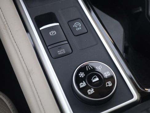 New 2026 Nissan Pathfinder SL w/ SL Premium Package AWD/4WD image 18