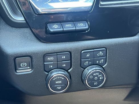 Used 2023 Chevrolet Silverado 1500 High Country w/ High Country Premium Package AWD/4WD image 26