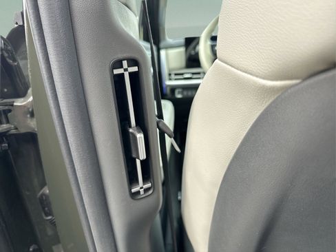 Used 2024 Hyundai Santa Fe Limited image 32