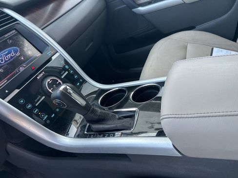 Used 2012 Ford Edge Limited w/ Driver Entry Pkg FWD image 25