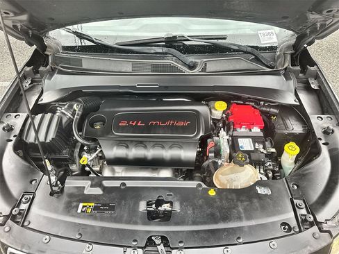 Certified 2020 Jeep Compass Latitude image 16