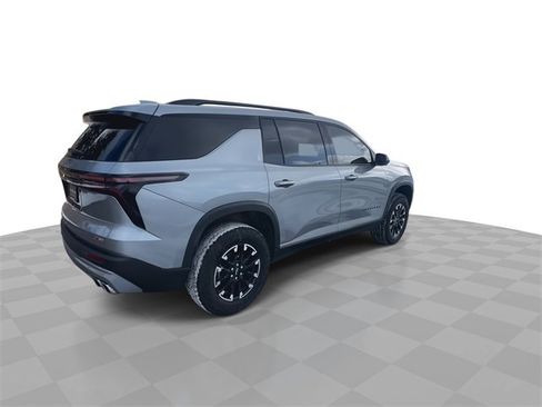 Used 2025 Chevrolet Traverse Z71 w/ Driver Confidence Package image 8