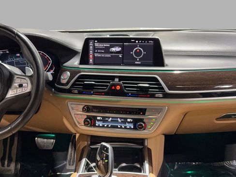 Used 2020 BMW 750i xDrive w/ Autobahn Package image 34