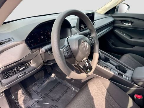 Certified 2025 Honda Accord SE image 11