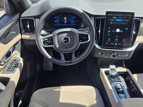New 2026 Volvo XC90 B6 Plus image 17