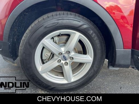 Used 2019 Ford Explorer XLT w/ Equipment Group 202A FWD image 39