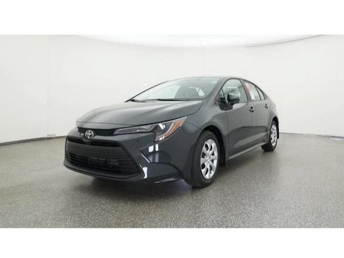 Used 2025 Toyota Corolla LE FWD image 37