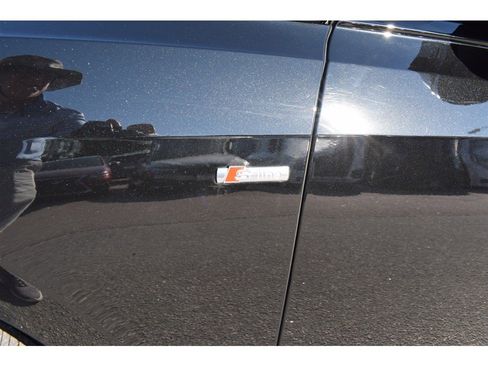 Used 2021 Audi A8 L 4.0T w/ Executive Plus Package image 49