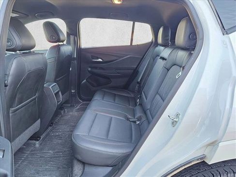 Used 2025 Buick Envista Avenir image 18