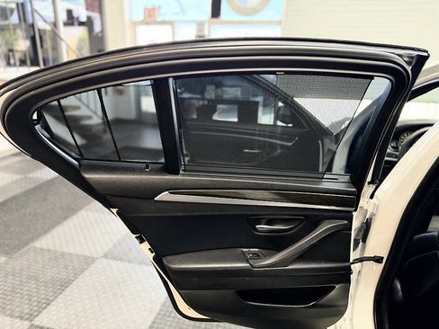 Used 2013 BMW 550i Sedan w/ Executive Pkg RWD image 19