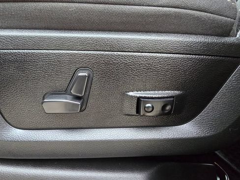 Certified 2025 RAM 2500 Big Horn AWD/4WD image 18