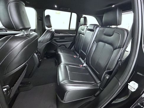 Certified 2024 Jeep Grand Cherokee Limited image 19