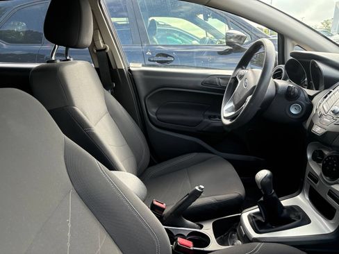 Used 2019 Ford Fiesta SE FWD image 9