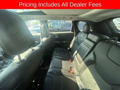 Used 2019 Jeep Cherokee Limited w/ Technology Group AWD/4WD image 11