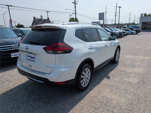 Used 2018 Nissan Rogue SV AWD/4WD image 5