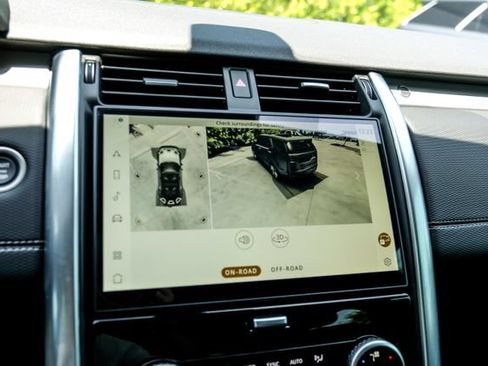 New 2026 Land Rover Discovery Limited Edition AWD/4WD image 29