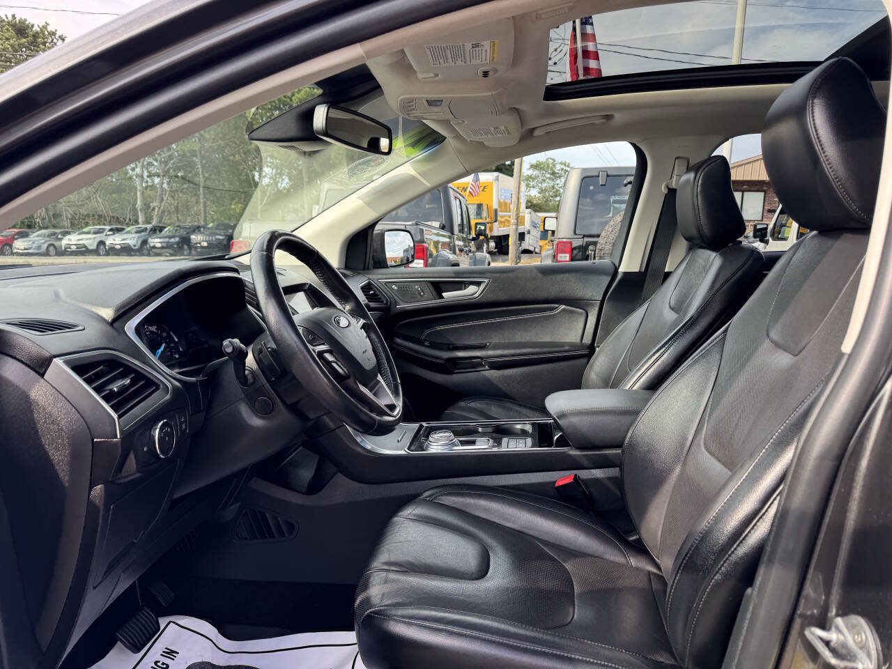 Used 2020 Ford Edge Titanium w/ Equipment Group 301A AWD/4WD image 14