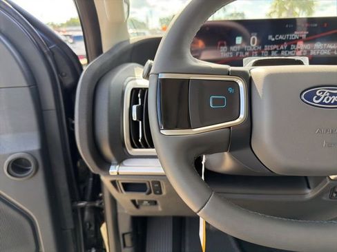 New 2025 Ford Expedition Active image 22