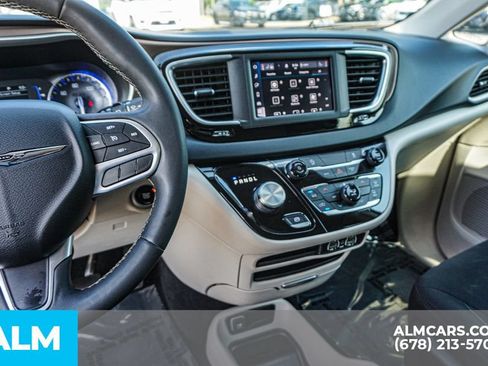 Used 2022 Chrysler Voyager LX FWD image 37