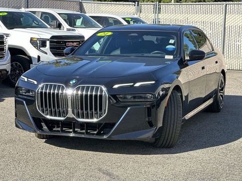 Used 2024 BMW 740i RWD image 8