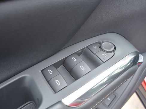 New 2026 Chevrolet Traverse LT w/ Sun and Wheel Package image 12