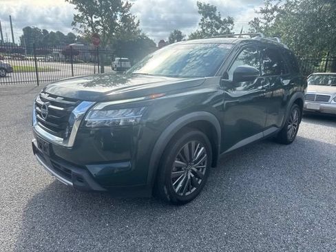 Used 2024 Nissan Pathfinder SL w/ SL Premium Package AWD/4WD image 6
