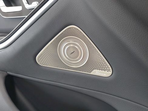 Certified 2023 Mercedes-Benz S 500 4MATIC image 7