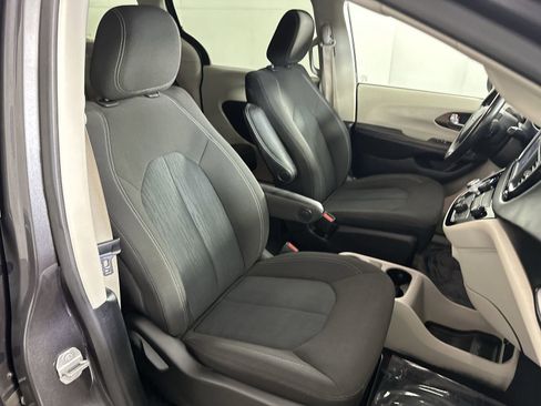 Used 2021 Chrysler Voyager LX w/ Cold Weather Group image 27