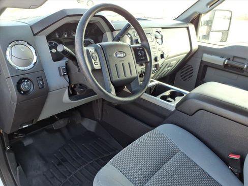 Used 2016 Ford F250 XLT w/ FX4 Off-Road Package image 9