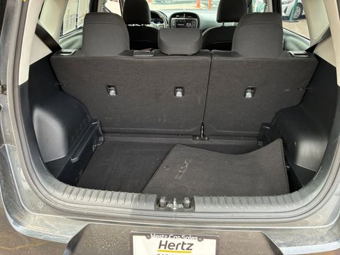 Used 2025 Kia Soul LX w/ LX Technology Package FWD image 25