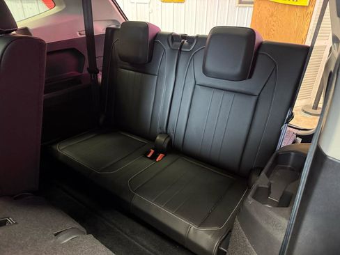 Used 2022 Volkswagen Tiguan SE image 19