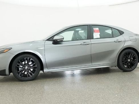 New 2026 Toyota Camry SE FWD image 18