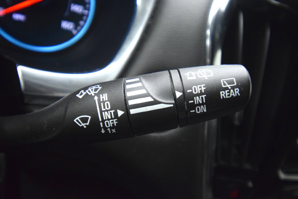 Used 2023 Chevrolet Traverse LT AWD/4WD image 32