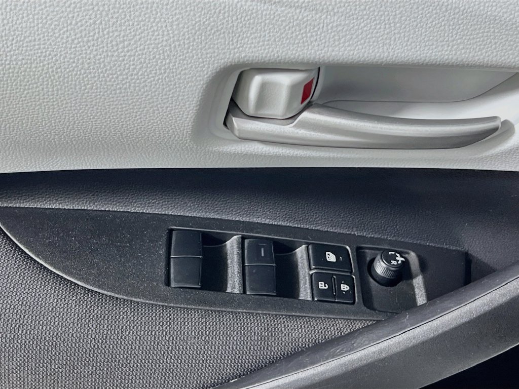 Used 2026 Toyota Corolla SE FWD image 14