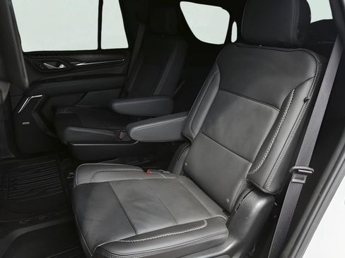 Used 2024 GMC Yukon Denali w/ Denali Reserve Package AWD/4WD image 17