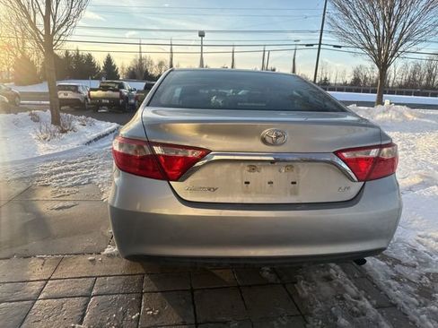 Used 2017 Toyota Camry LE image 8