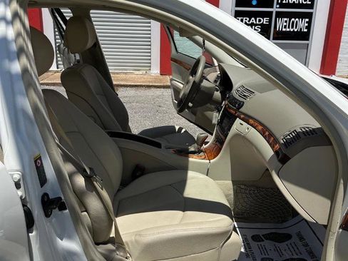 Used 2006 Mercedes-Benz E 350 Sedan image 18