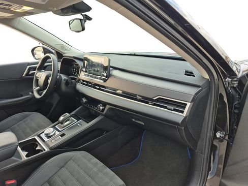 Used 2023 Mitsubishi Outlander SE image 28