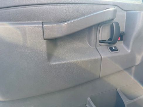 Used 2020 Chevrolet Express 3500 w/ Power Convenience Package image 28