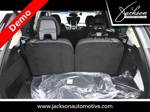 New 2025 Volvo XC90 B6 Core w/ Protection Package image 25