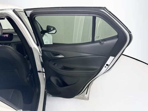 Used 2025 Buick Encore GX Preferred FWD image 31