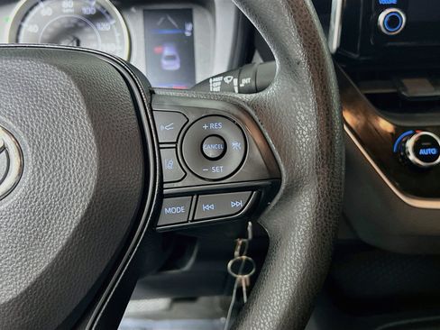 Used 2020 Toyota Corolla LE FWD image 20