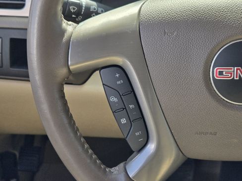 Used 2013 GMC Yukon XL SLT RWD image 25