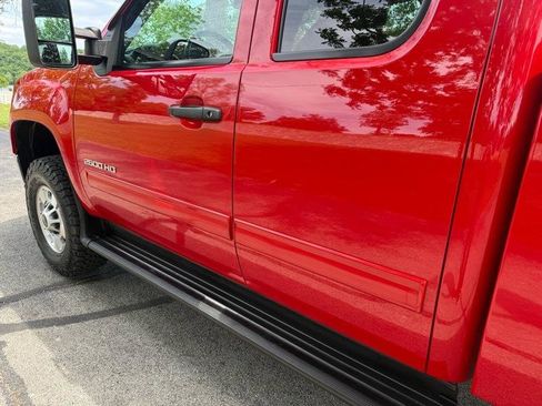 Used 2011 GMC Sierra 2500 SLE w/ SLE Preferred Package AWD/4WD image 13