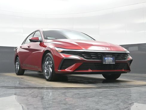 Certified 2025 Hyundai Elantra Blue image 31