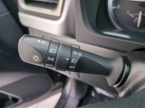 Used 2019 Toyota Highlander XLE image 27