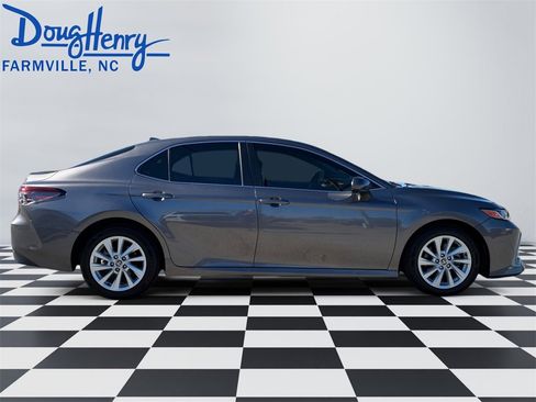 Used 2023 Toyota Camry LE image 6